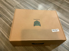 Load image into Gallery viewer, Neoprene waterproof boots (men 10 or women 11)