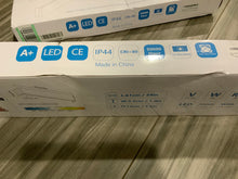 Load image into Gallery viewer, LED modern wall mount vanity light