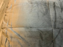 Load image into Gallery viewer, 15lb. Weighted blanket (60” x 80”)