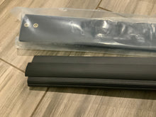 Load image into Gallery viewer, Roof rack cross bars