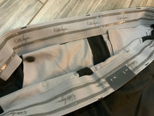 Load image into Gallery viewer, Men’s 38 black shorts