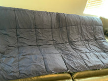 Load image into Gallery viewer, Twin/Twin XL down alternative comforter