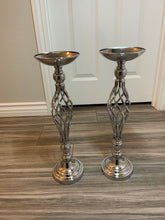 Load image into Gallery viewer, Flower arrangement / candle stand