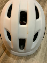 Load image into Gallery viewer, Kids’ bike helmet (xs)