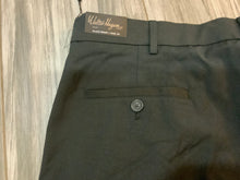 Load image into Gallery viewer, Men’s 38 black shorts