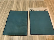 Load image into Gallery viewer, Litter mat