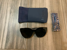 Load image into Gallery viewer, Le Specs AIR HEART women’s sunglasses