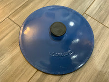 Load image into Gallery viewer, Le Creuset Cast iron pan with lid