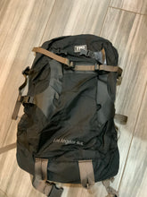 Load image into Gallery viewer, TFO external frame hiking backpack