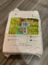 Load image into Gallery viewer, Baby bamboo disposable diapers (size Large)