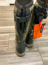 Load image into Gallery viewer, Woman’s size 8 insulated waterproof boot