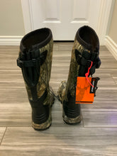 Load image into Gallery viewer, Woman’s size 8 insulated waterproof boot
