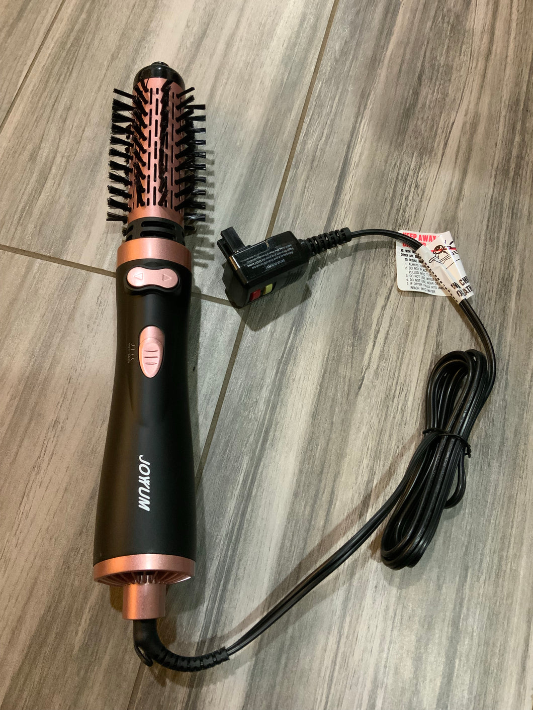 Hot air spin brush