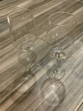 Load image into Gallery viewer, Hand-blown crystal wine glasses (set of 2)
